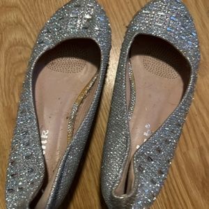 Size 1 Link sequin girls shoes silver slip on small heel